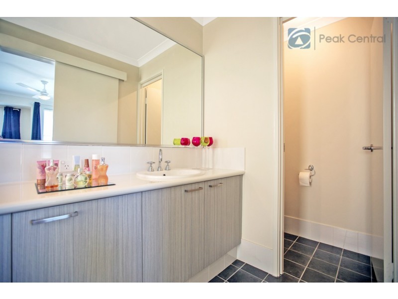 8 Blossom Chase, Aubin Grove WA 6164