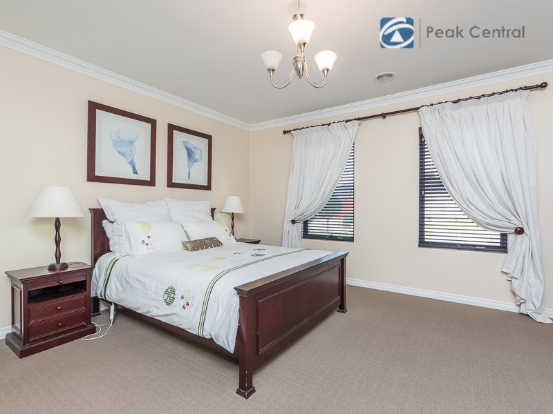 19 Kinloch Pass, Aubin Grove WA 6164