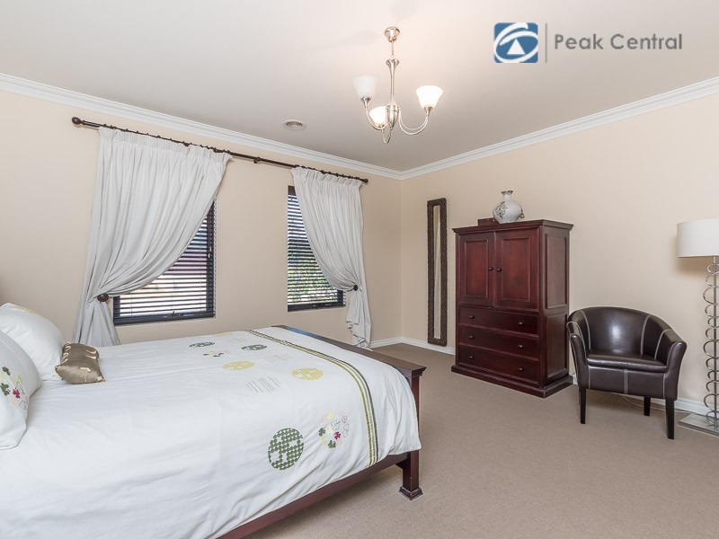 19 Kinloch Pass, Aubin Grove WA 6164