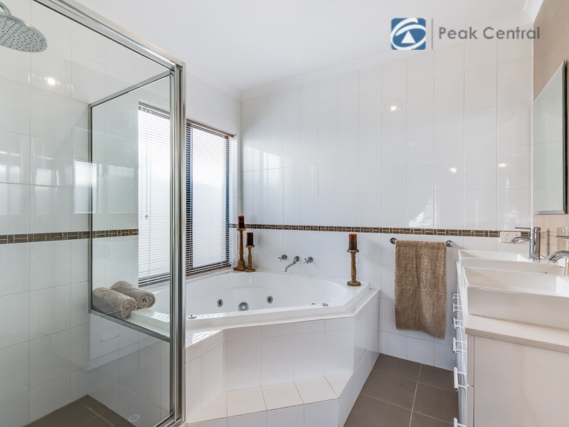 19 Kinloch Pass, Aubin Grove WA 6164