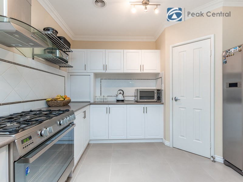 19 Kinloch Pass, Aubin Grove WA 6164