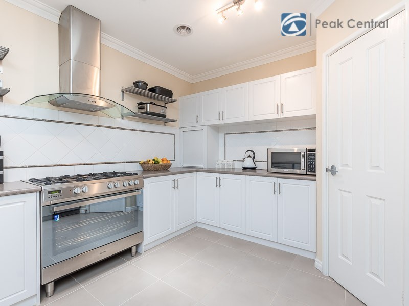 19 Kinloch Pass, Aubin Grove WA 6164