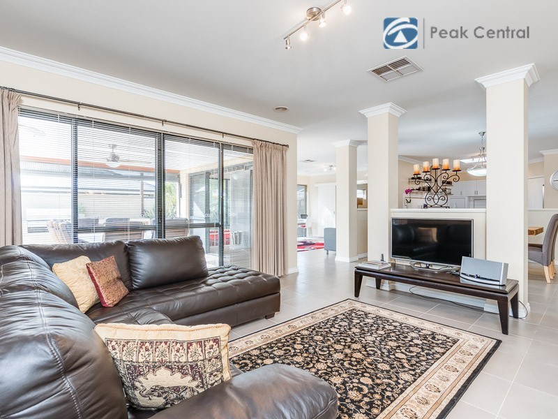 19 Kinloch Pass, Aubin Grove WA 6164