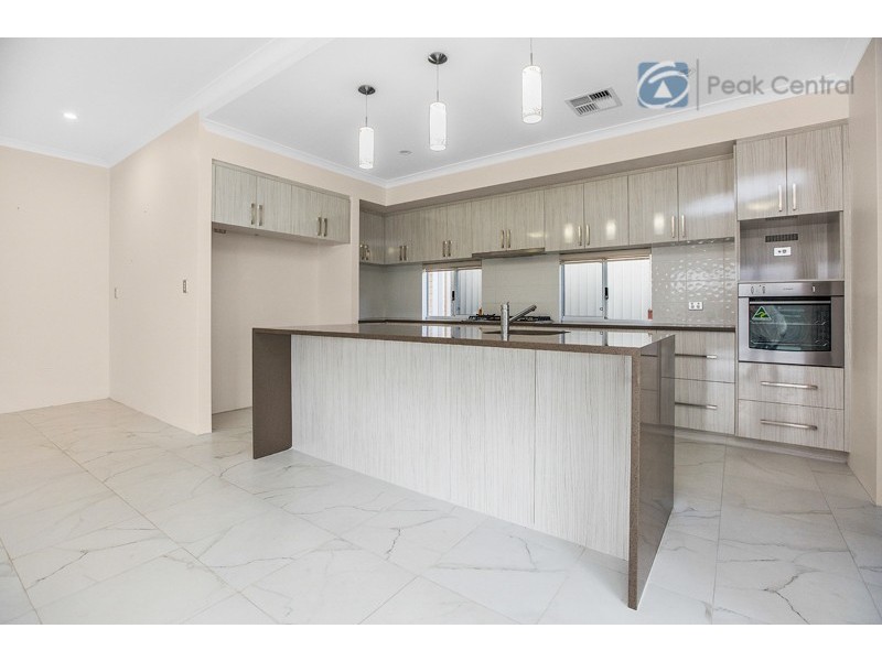 36 Davenport Approach, Wandi WA 6167