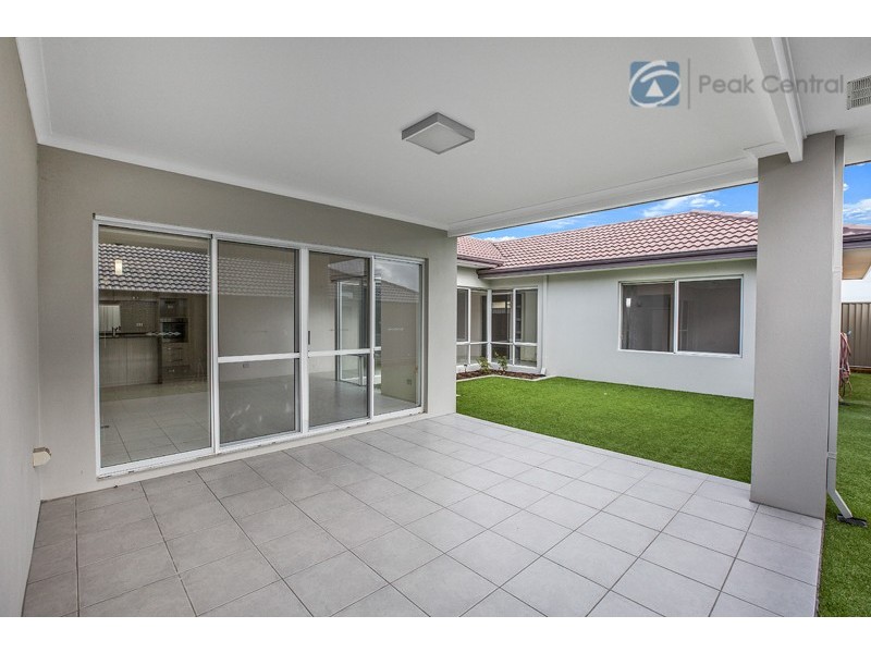 36 Davenport Approach, Wandi WA 6167