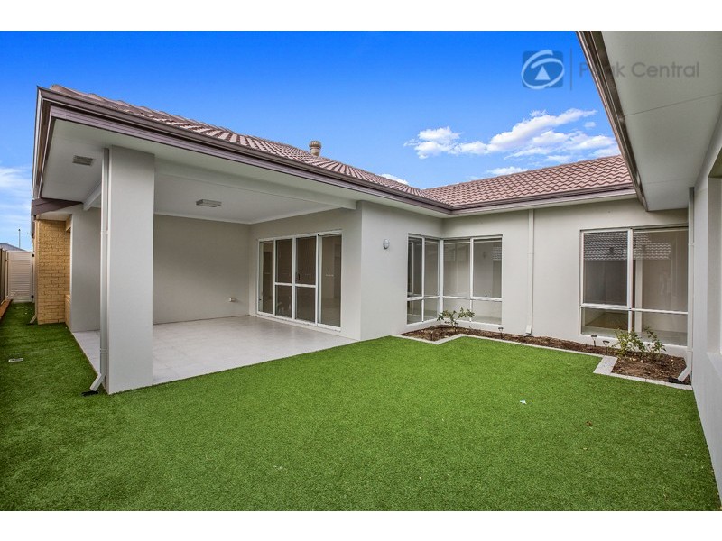 36 Davenport Approach, Wandi WA 6167