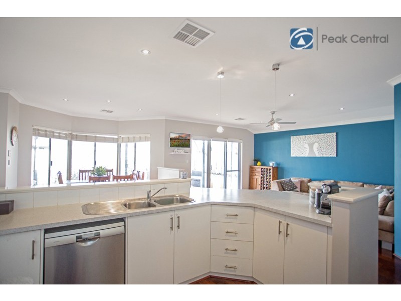 13 Gadsden Terrace, Success WA 6164