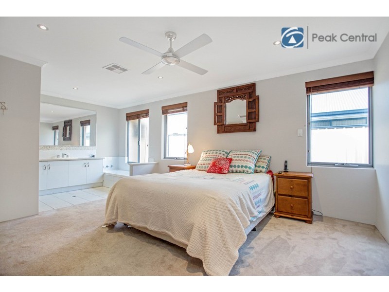 13 Gadsden Terrace, Success WA 6164