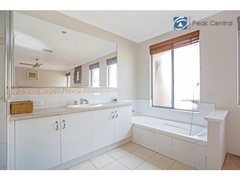 13 Gadsden Terrace, Success WA 6164