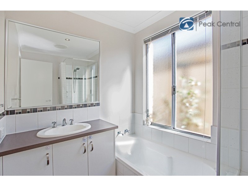 13 Gadsden Terrace, Success WA 6164