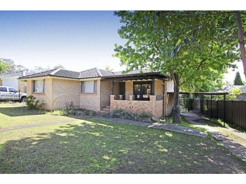 6 Emex Place, Macquarie Fields NSW 2564