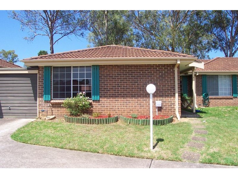 4/212 Harrow Road, Glenfield NSW 2167