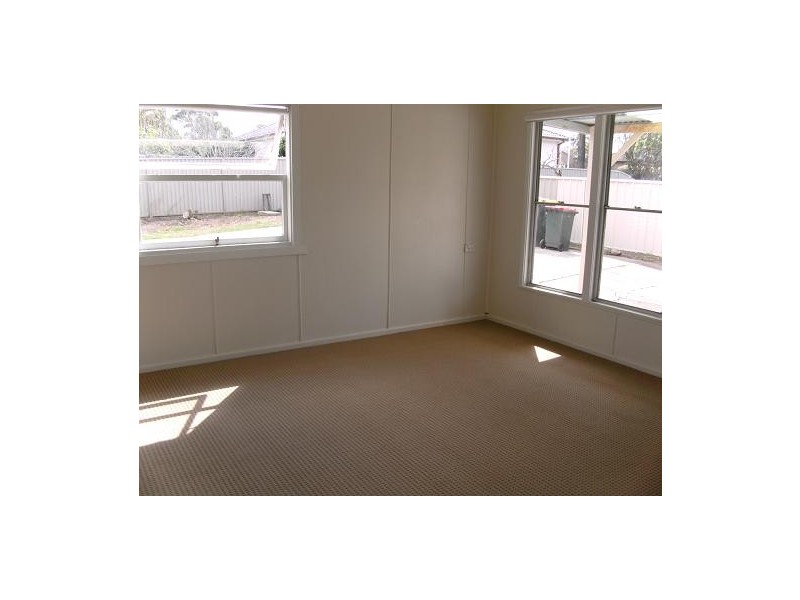 1/37 Owen Stanley Road, Glenfield NSW 2167