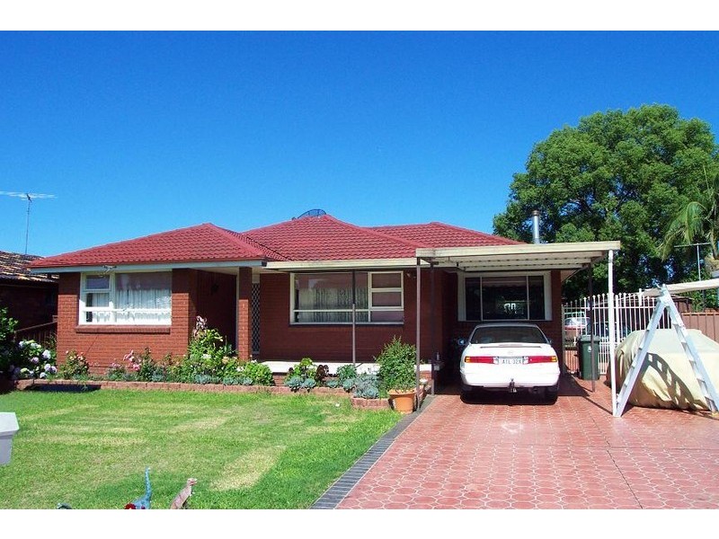12 Edgar Street, Macquarie Fields NSW 2564