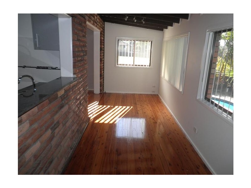 52 Harrow Road, Glenfield NSW 2167