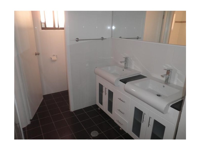 52 Harrow Road, Glenfield NSW 2167