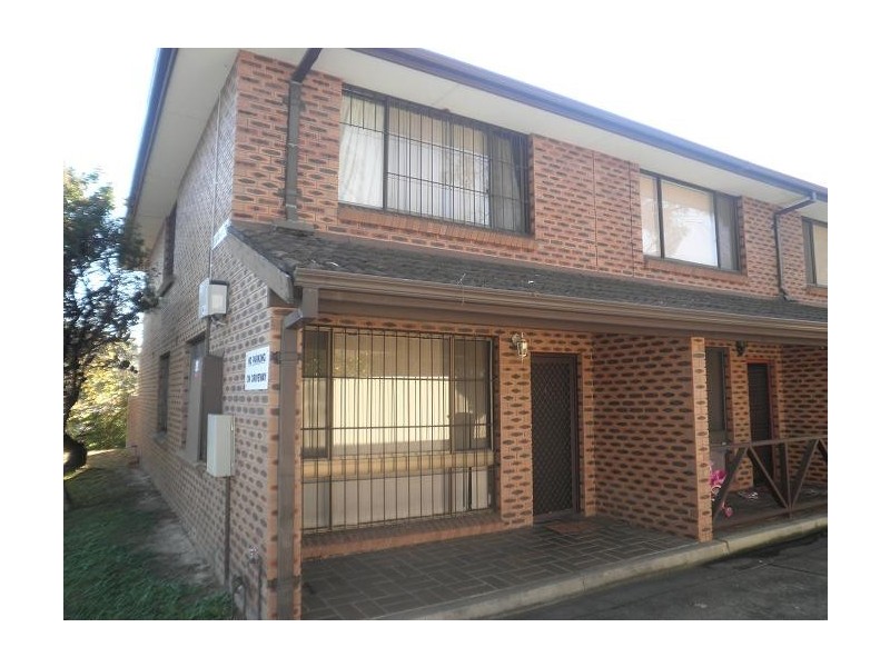 1/1 Atchison Road, Macquarie Fields NSW 2564