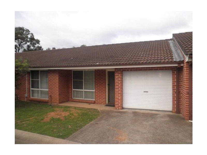 15/6-8 Second Avenue, Macquarie Fields NSW 2564