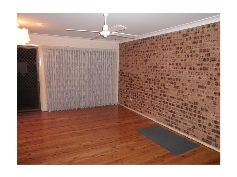 4/150 Oxford Rd, Ingleburn NSW 2565