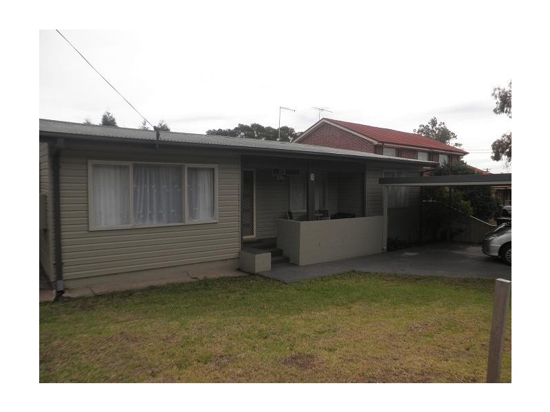 3 Ivanhoe Street, Ingleburn NSW 2565