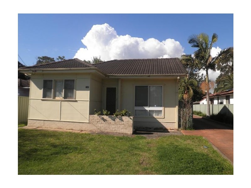 130 Railway Parade, Glenfield NSW 2167