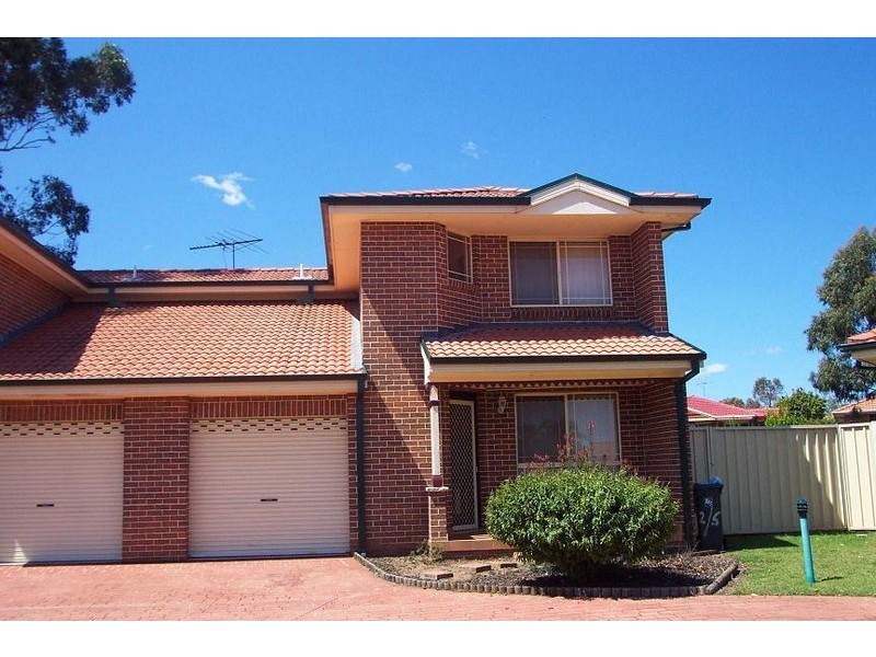 2/5 Casuarina Place, Macquarie Fields NSW 2564
