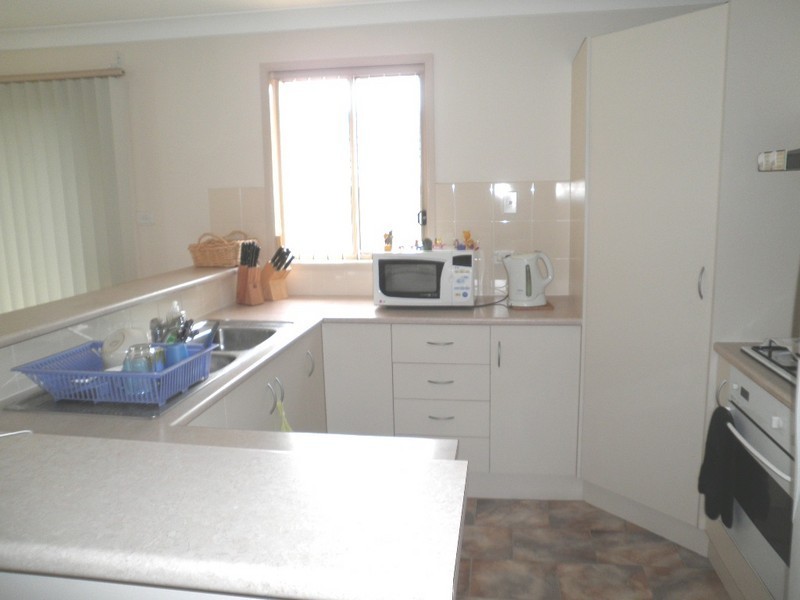 6 Burkhart Place, Minto NSW 2566