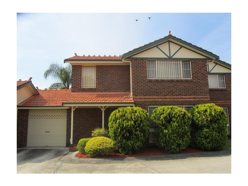 3/3 Packard close, Ingleburn NSW 2565