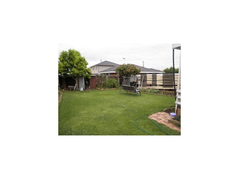 54 First Avenue, Macquarie Fields NSW 2564