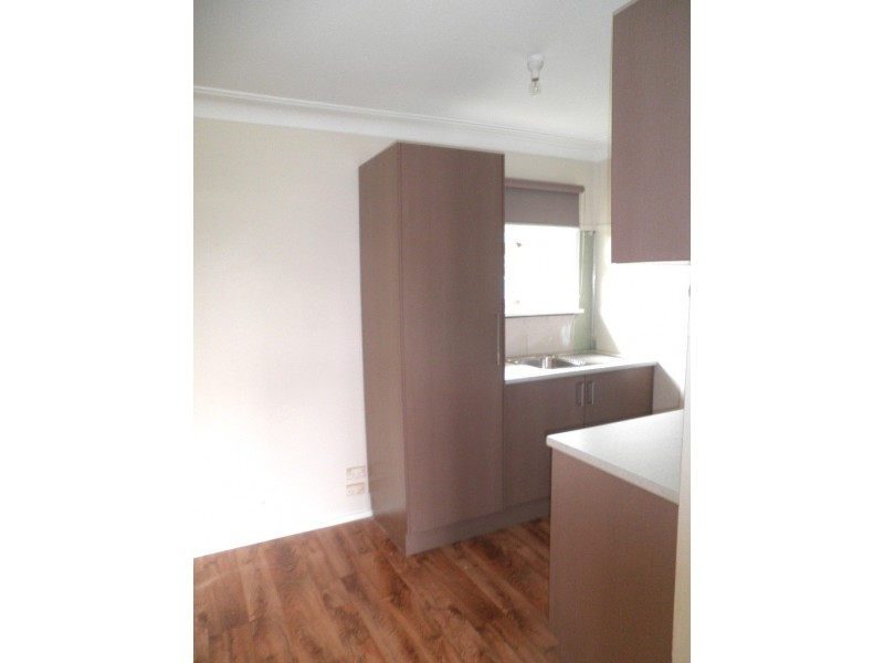 1 Kennett Place, Glenfield NSW 2167