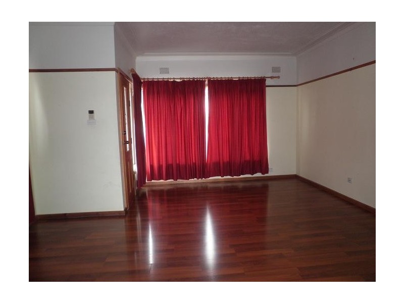 33 Grandview Drive, Campbelltown NSW 2560