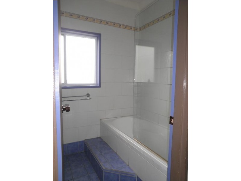 33 Grandview Drive, Campbelltown NSW 2560