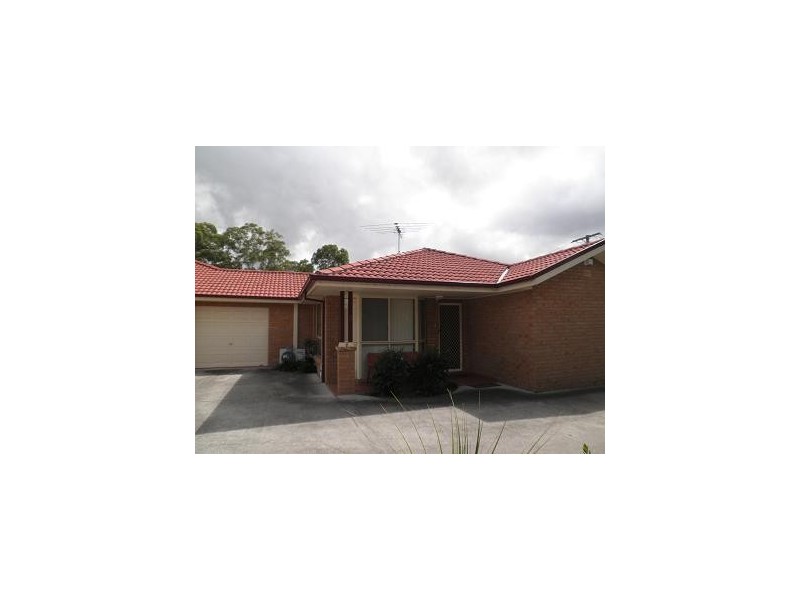 2/7 Burns Avenue, Macquarie Fields NSW 2564