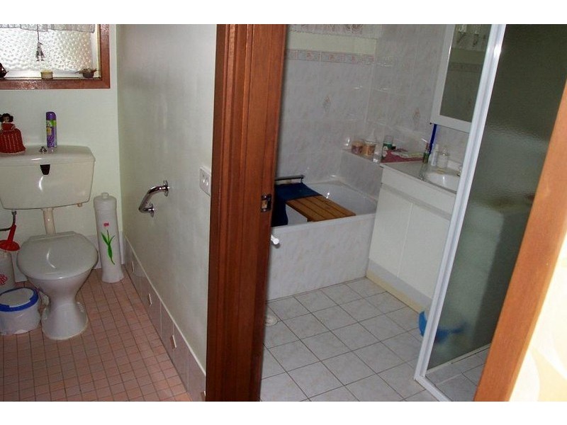 7 Salisbury Avenue, Glenfield NSW 2167