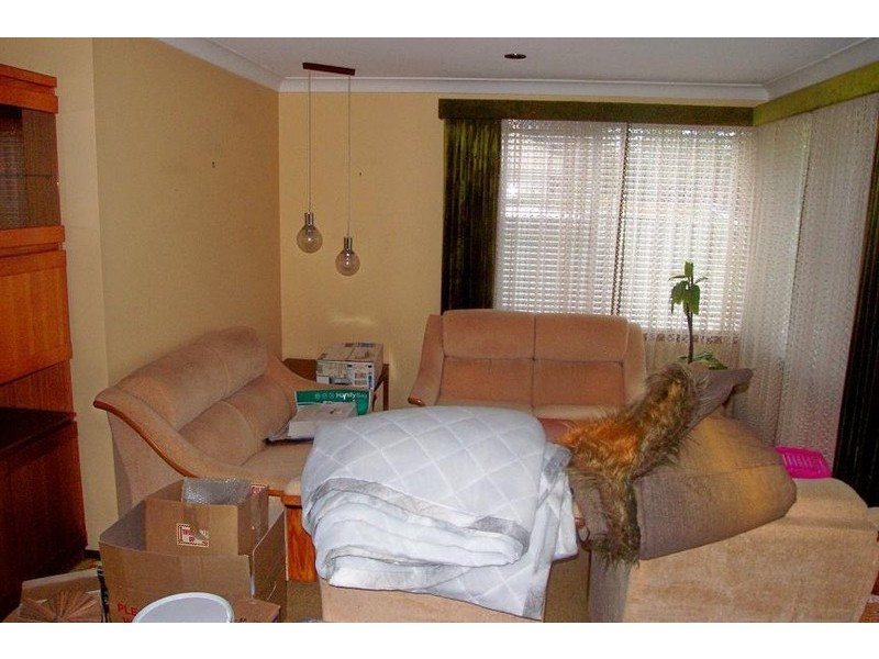 7 Salisbury Avenue, Glenfield NSW 2167