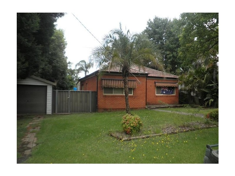 6 Foreman Street, Glenfield NSW 2167