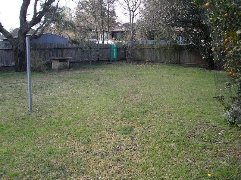 18B Bird Place, St Helens Park NSW 2560