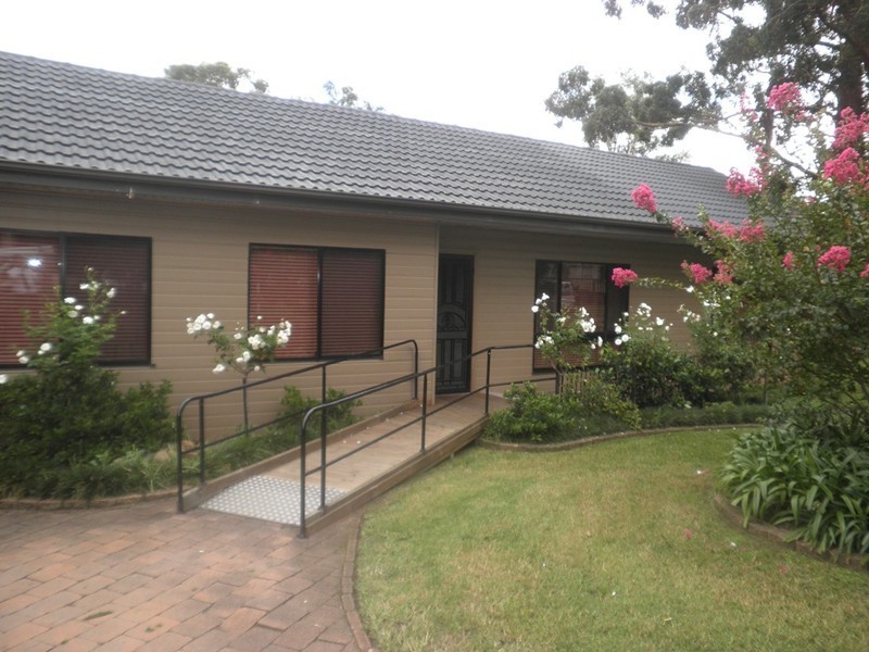 37 Fields Road, Macquarie Fields NSW 2564