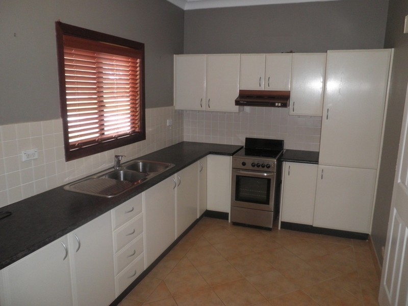37 Fields Road, Macquarie Fields NSW 2564