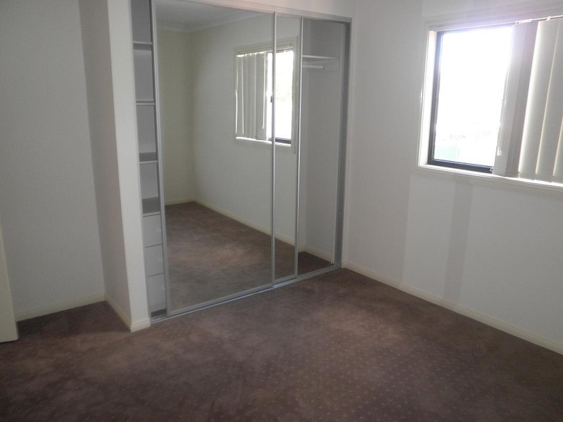 54 Pelargonium Crescent, Macquarie Fields NSW 2564