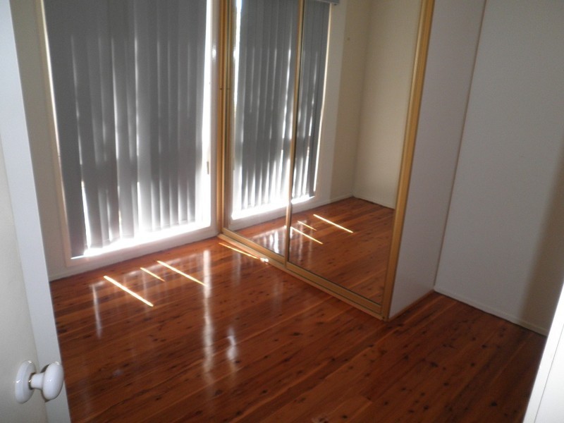 11 Pelargonium Crescent, Macquarie Fields NSW 2564