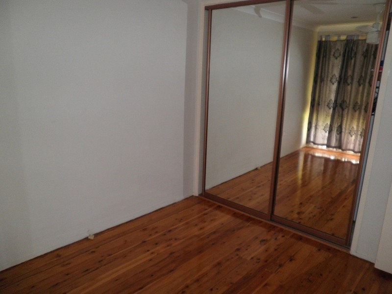 11 Pelargonium Crescent, Macquarie Fields NSW 2564