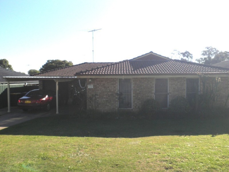 5 Welch Place, Minto NSW 2566