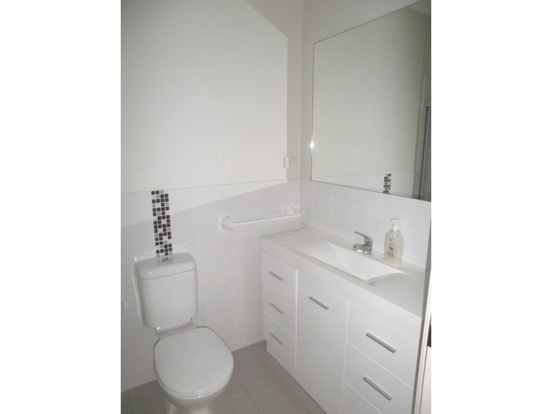 2/57 Edgar Street, Macquarie Fields NSW 2564