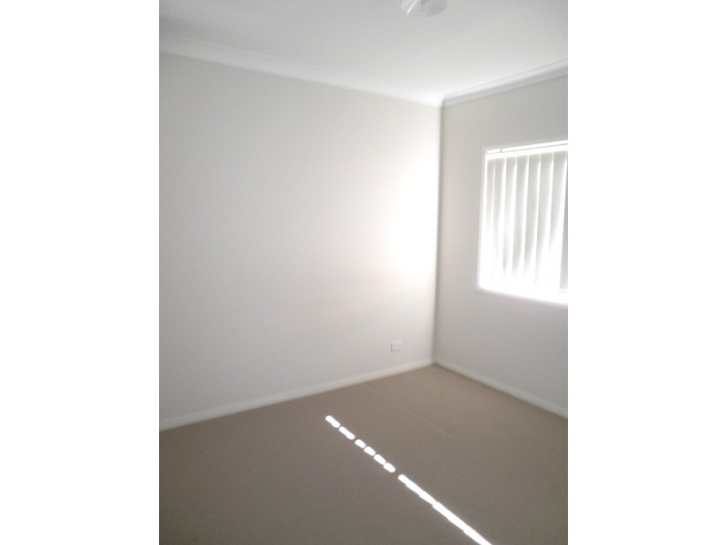 2/57 Edgar Street, Macquarie Fields NSW 2564
