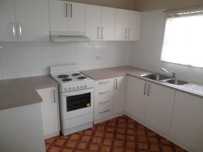 43 Hoddle Avenue, Campbelltown NSW 2560