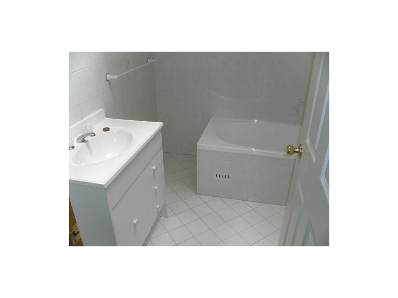 16/5 Jacquinot Place, Glenfield NSW 2167