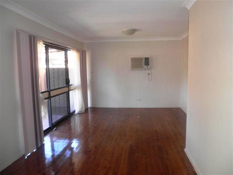 8/2-6 Dotteral Place, Ingleburn NSW 2565