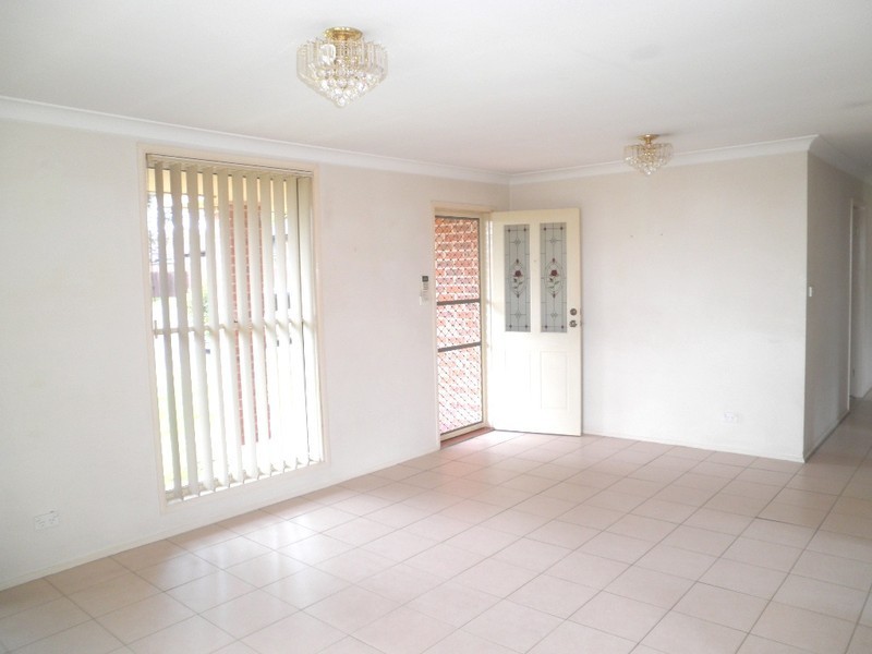 2 Styles  Crescent, Minto NSW 2566