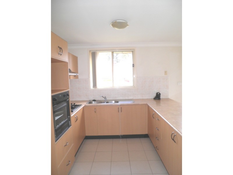 2 Styles  Crescent, Minto NSW 2566